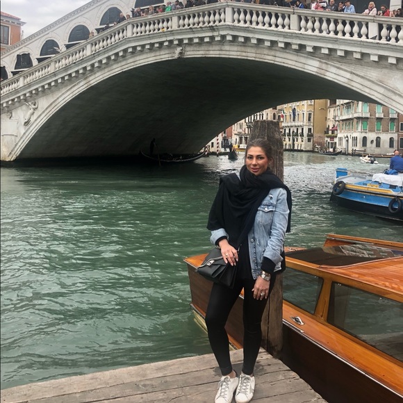 A little About Me 🤍 - Picture 10 of 16